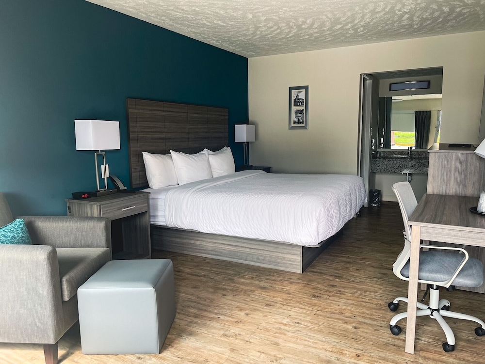 Baymont by Wyndham Lumberton NC 23/52