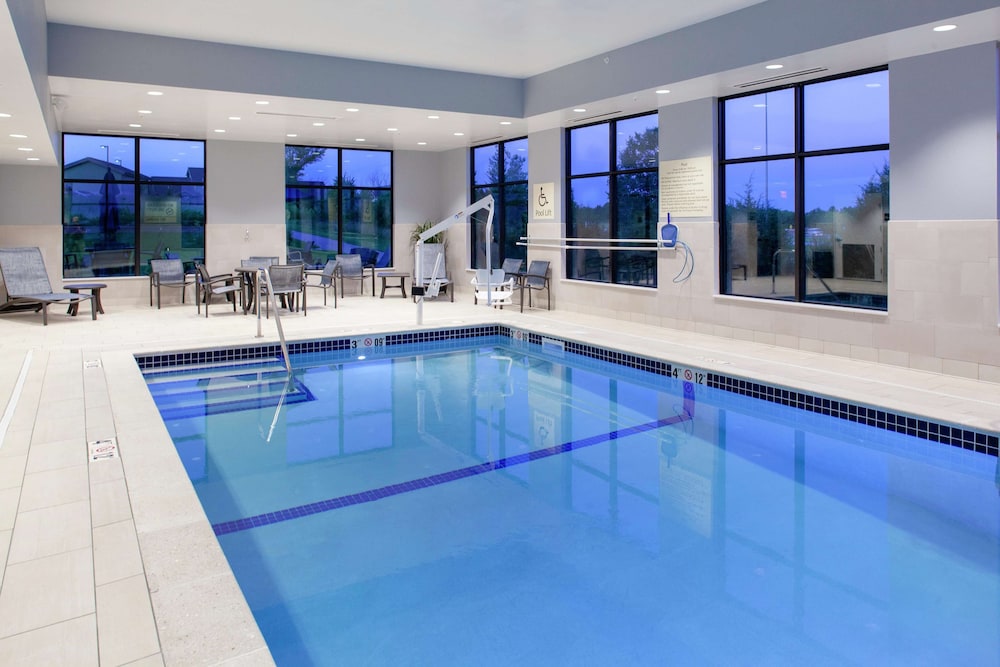 Hampton Inn Suites Overland Park South Ks 21/44