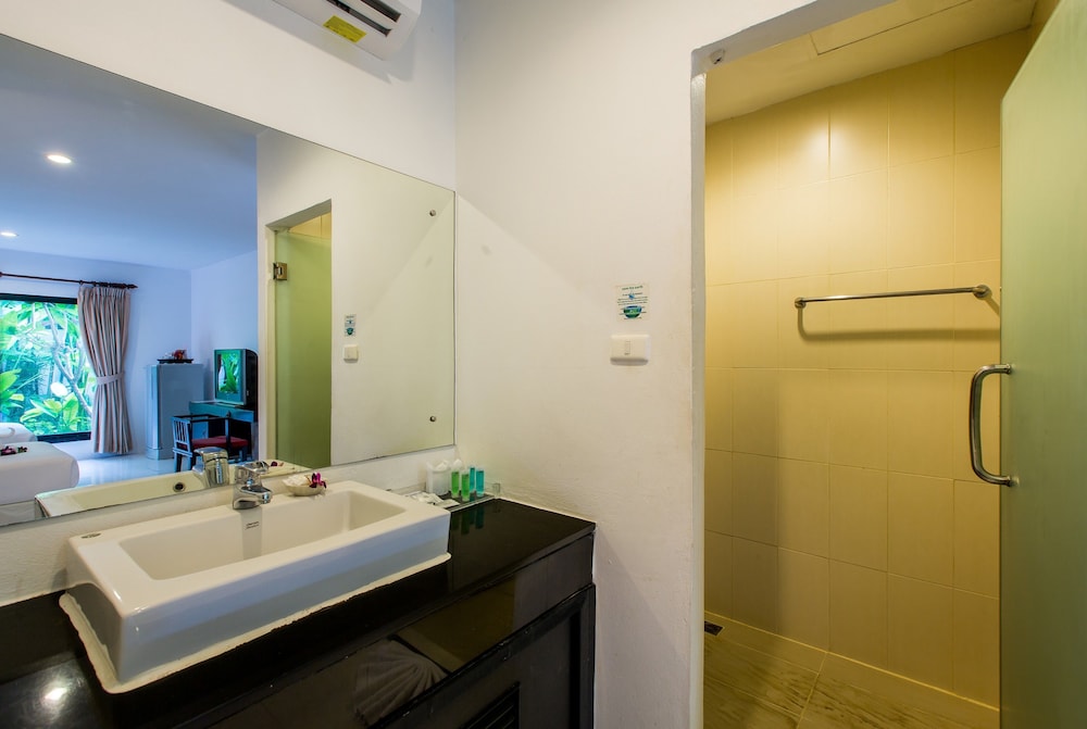 Nai Yang Beach Resort and Spa 24/61