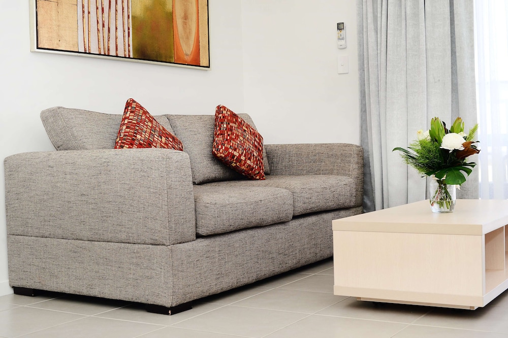 Oaks Middlemount Suites 41/53