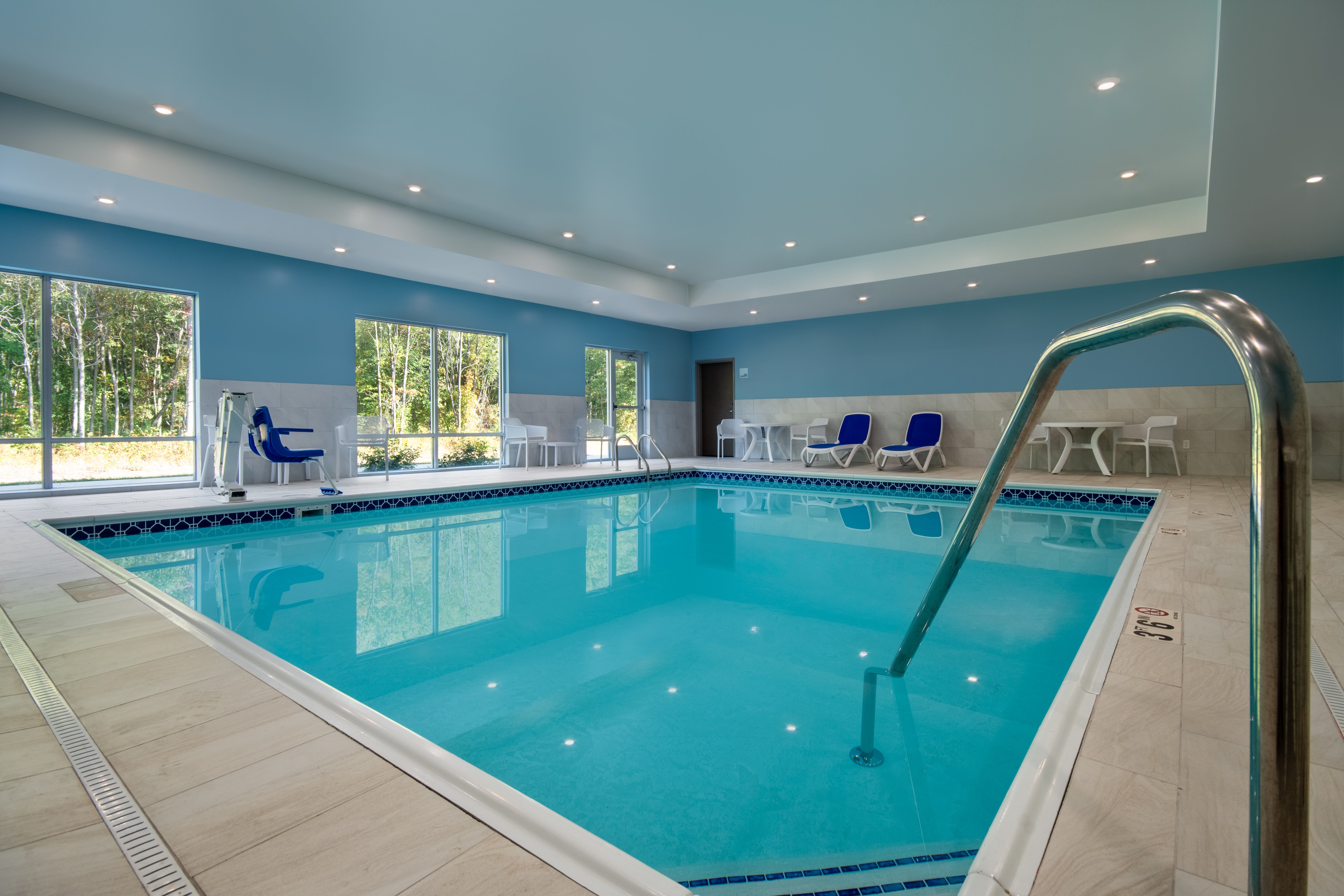 Holiday Inn Express & Suites Muskegon - Grand Haven, an IHG Hotel 22/32
