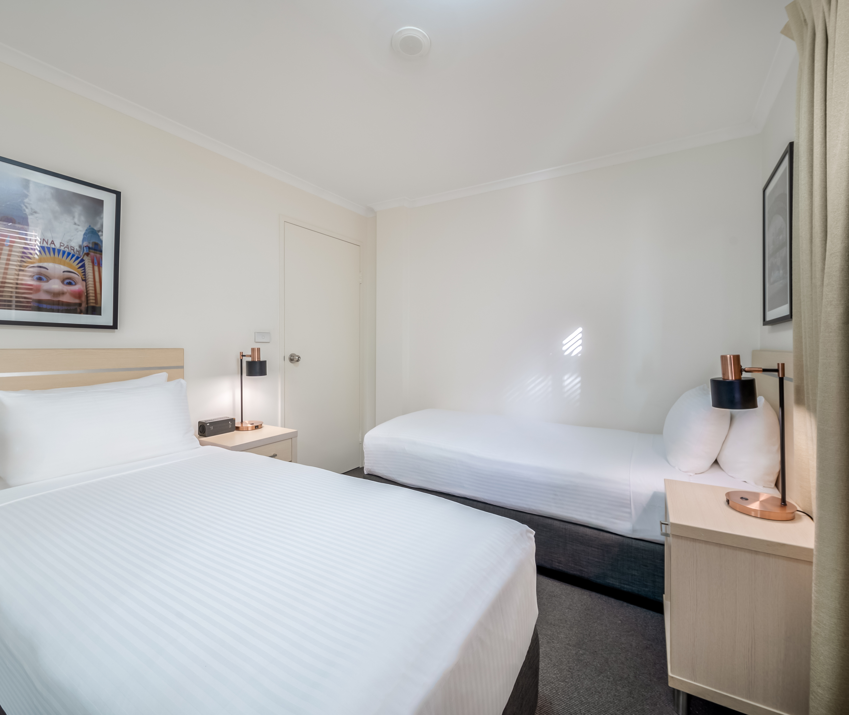 2 Bedrooms, Executive, City Skyline View