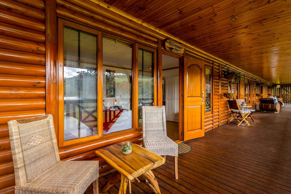 The Log Cabin 22/50
