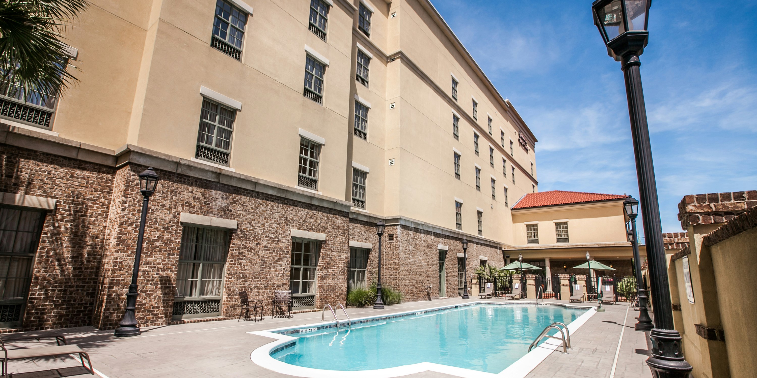 Hampton Inn and Suites Savannah Historic District 76/77