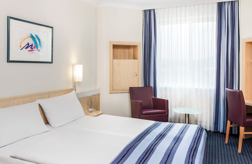COMFORT, TWIN BEDS
