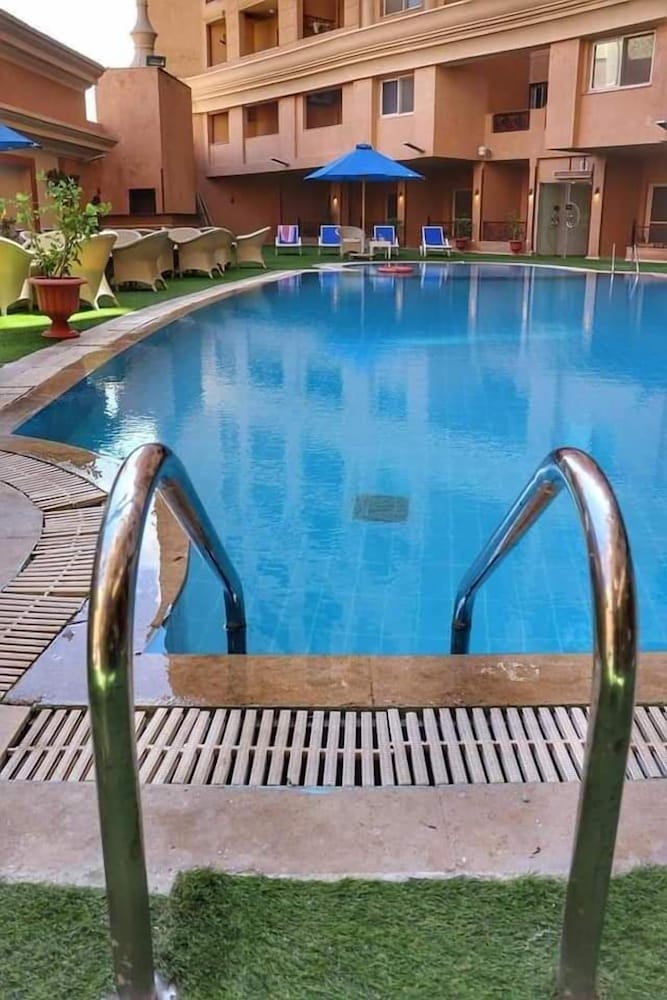 Eastern Al Montazah Hotel 8/66