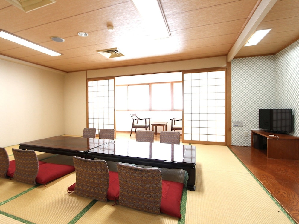 Hotel Livemax BUDGET Chitose 37/44