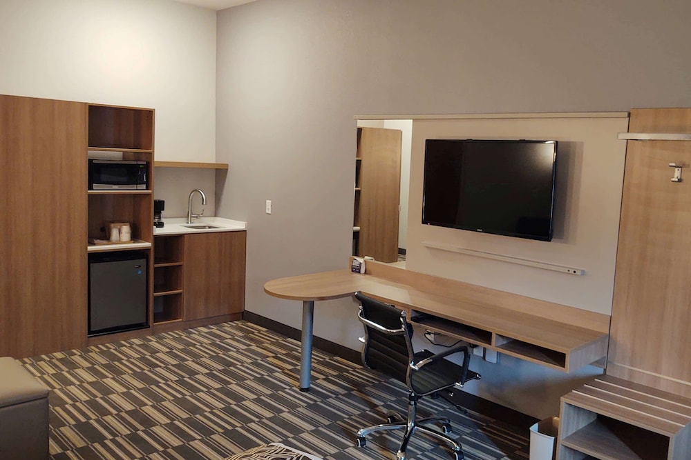Microtel Inn & Suites by Wyndham Liberty/NE Kansas City Area 25/30