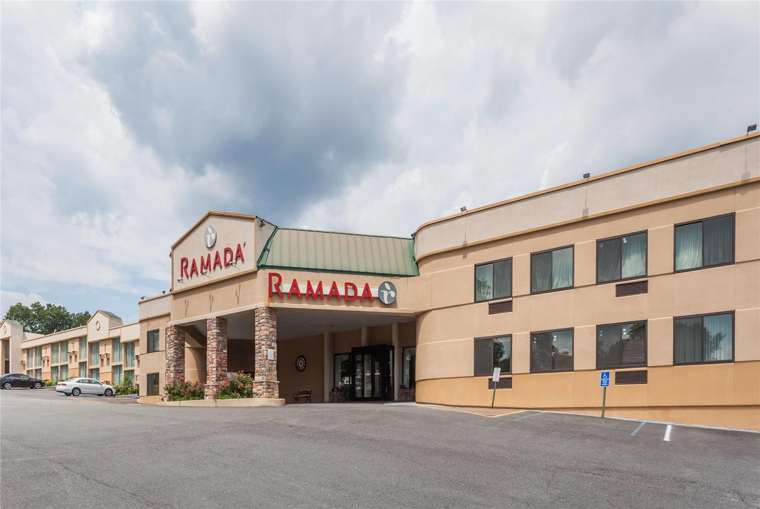 Ramada By Wyndham Newburgh/West Point 4/46