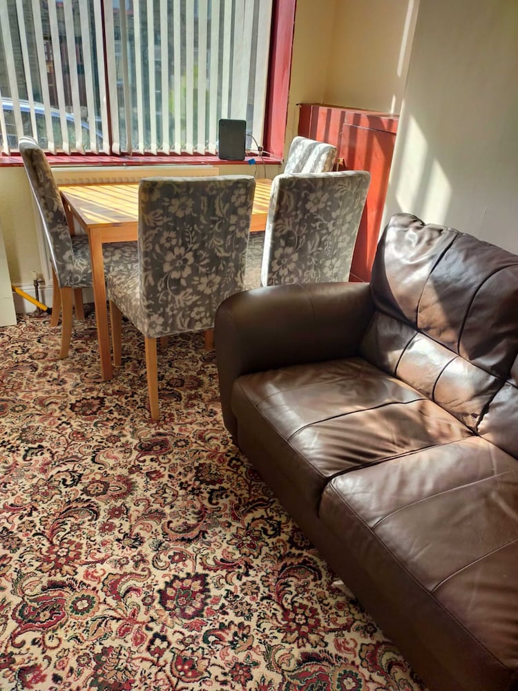 Paradise Apartment- Female Only 7/16