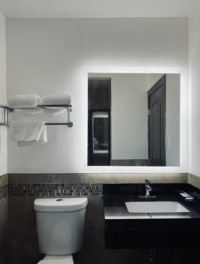 Americas Best Value Inn Antioch 12/21