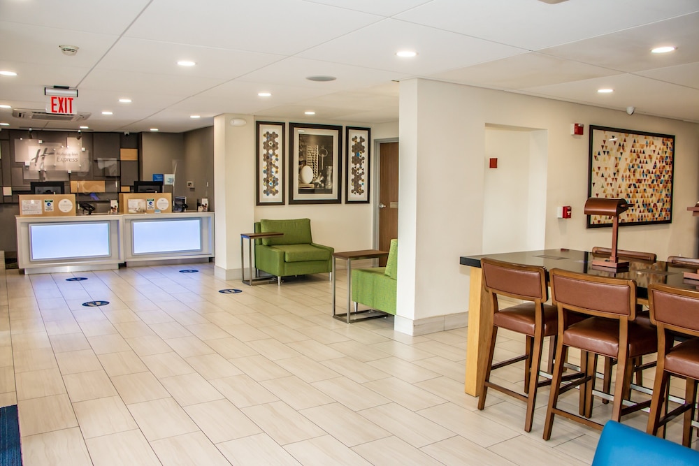 Holiday Inn Express Allentown North 7/62