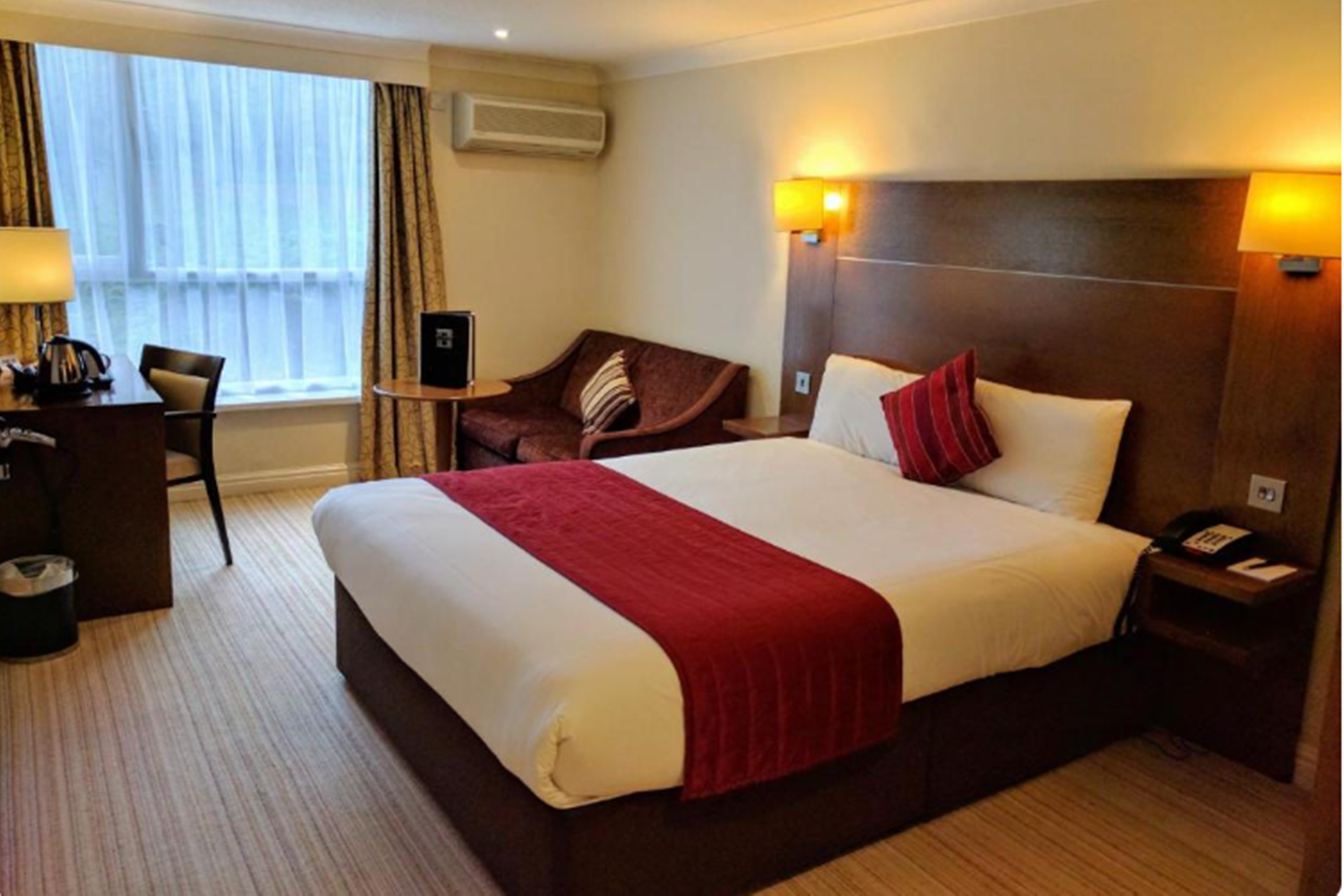 Gainsborough House Hotel 2/15