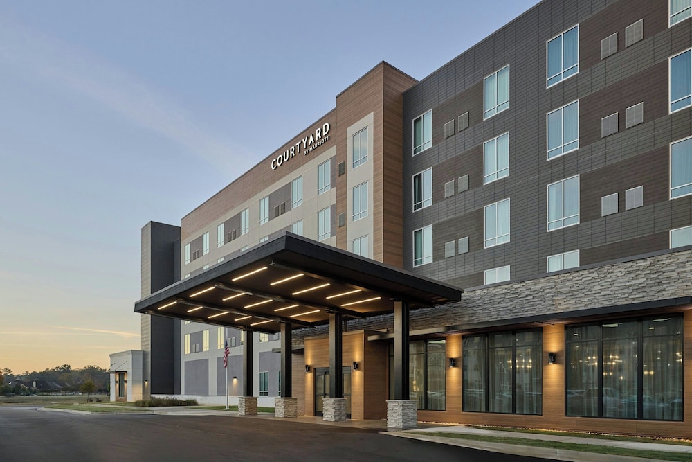 Courtyard by Marriott Madison 3/49