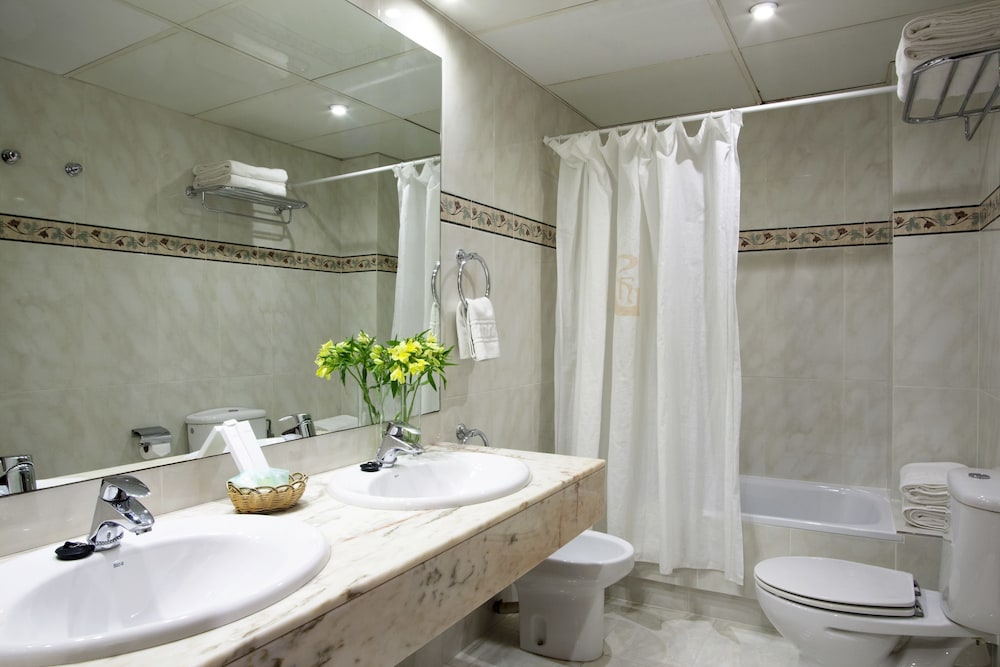 Hotel Gaudi 48/54