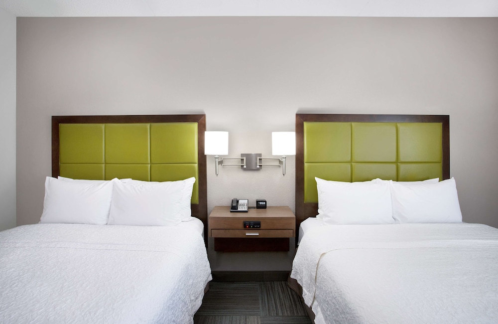 Hampton Inn Middletown 7/48