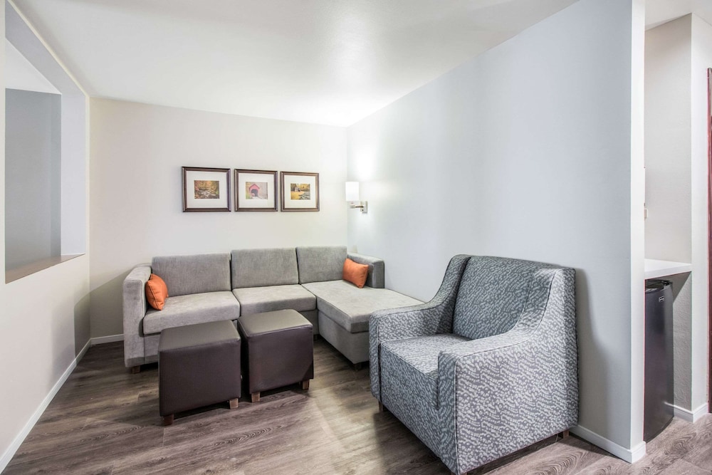 Comfort Suites Columbia I-65 27/47