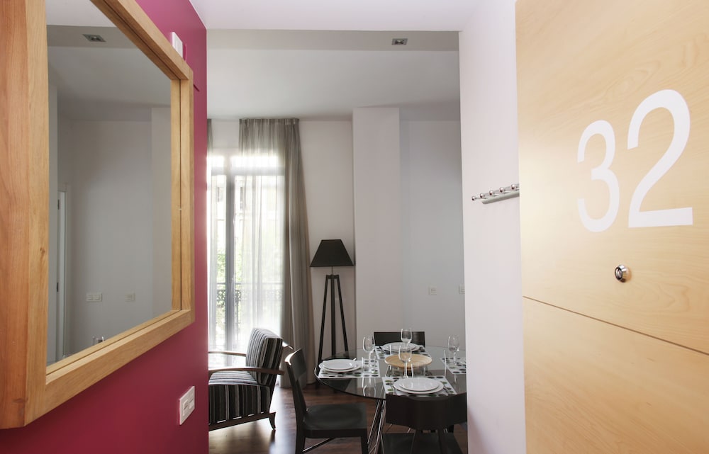MH Apartments Suites 27/27