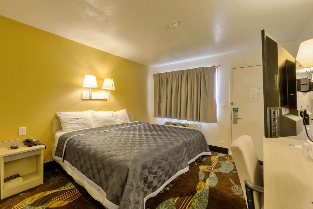 Americas Best Value Inn Amarillo Airport 19/34