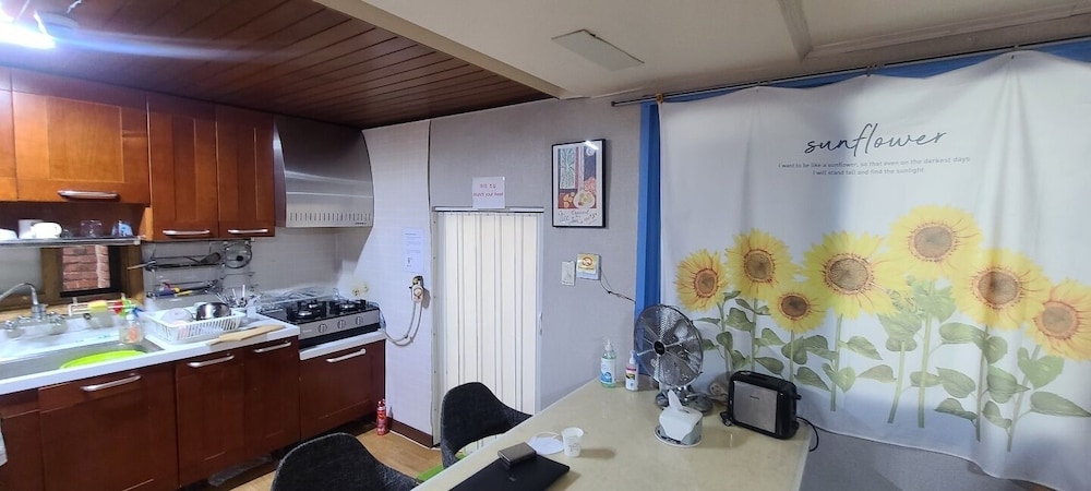 Apple Tree Guest house 50/50