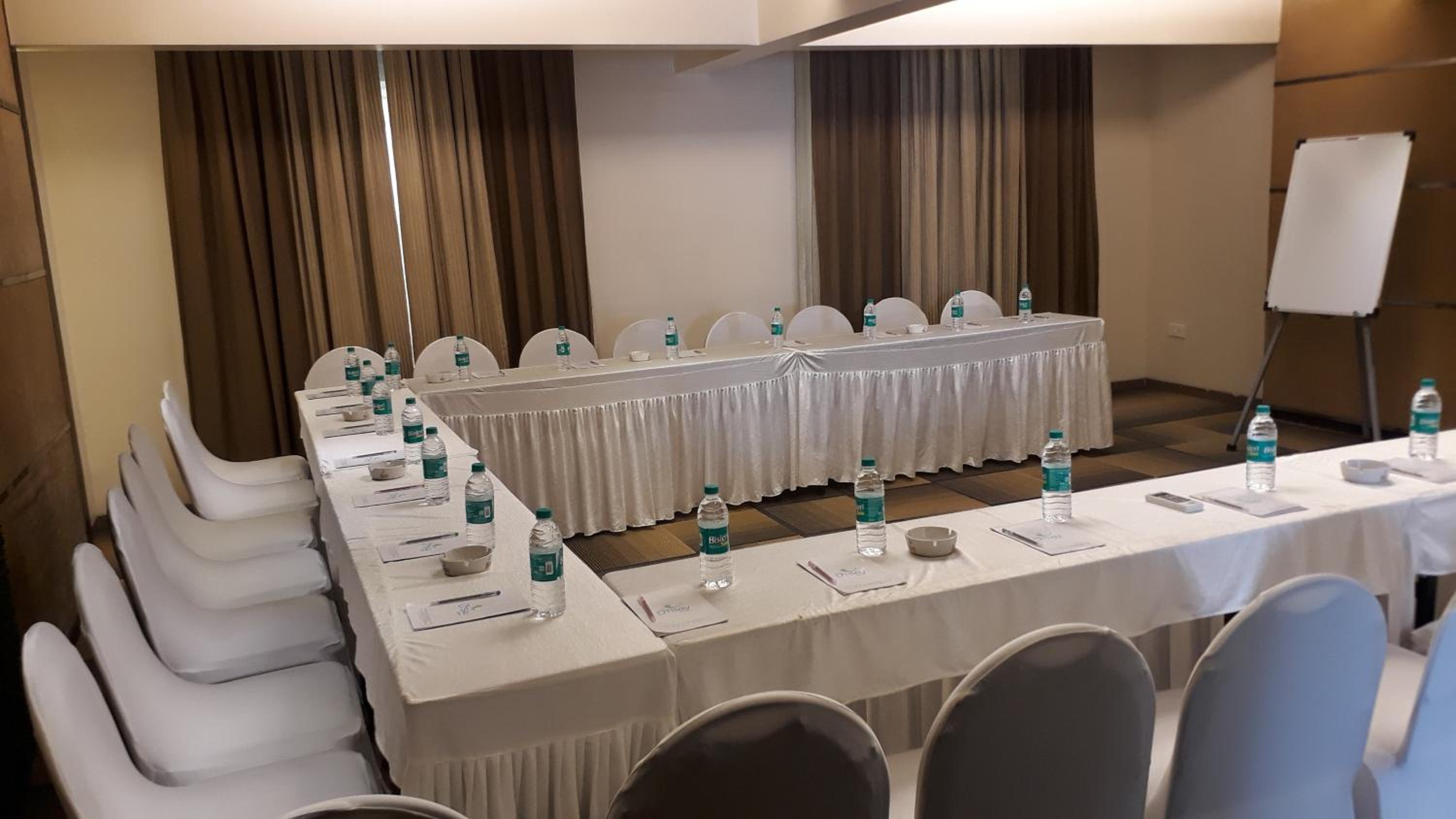 Hotel Utsav Deluxe 22/23
