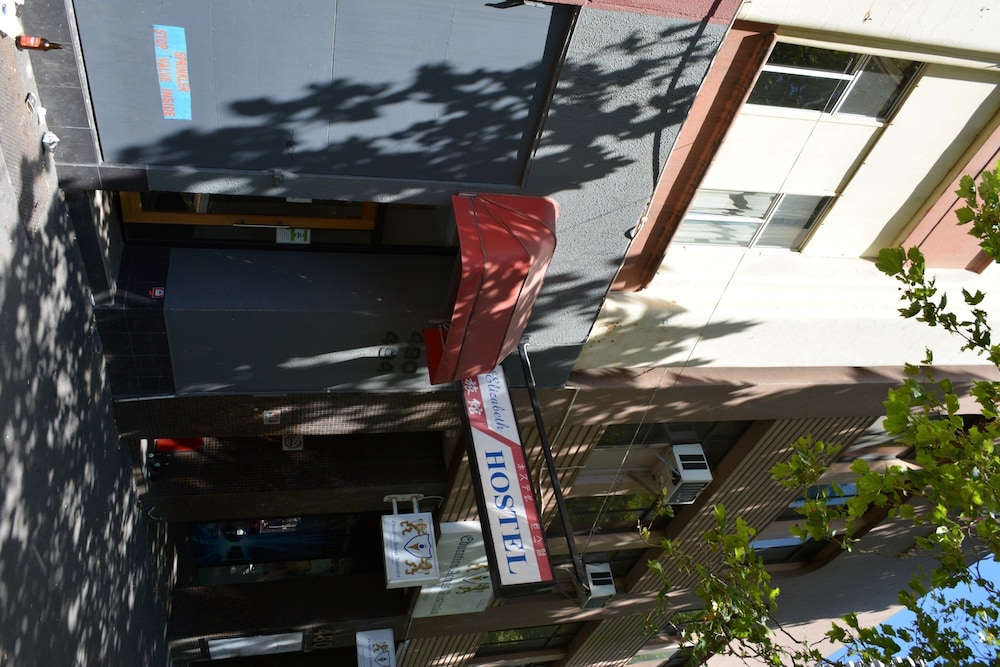 Elizabeth Hostel 58/62