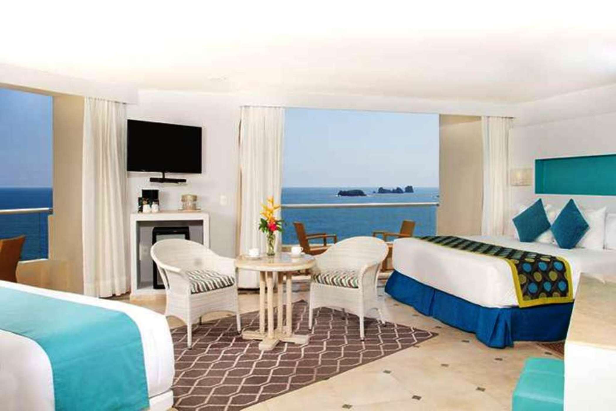 Sun Club, Family Suite, Ocean Front