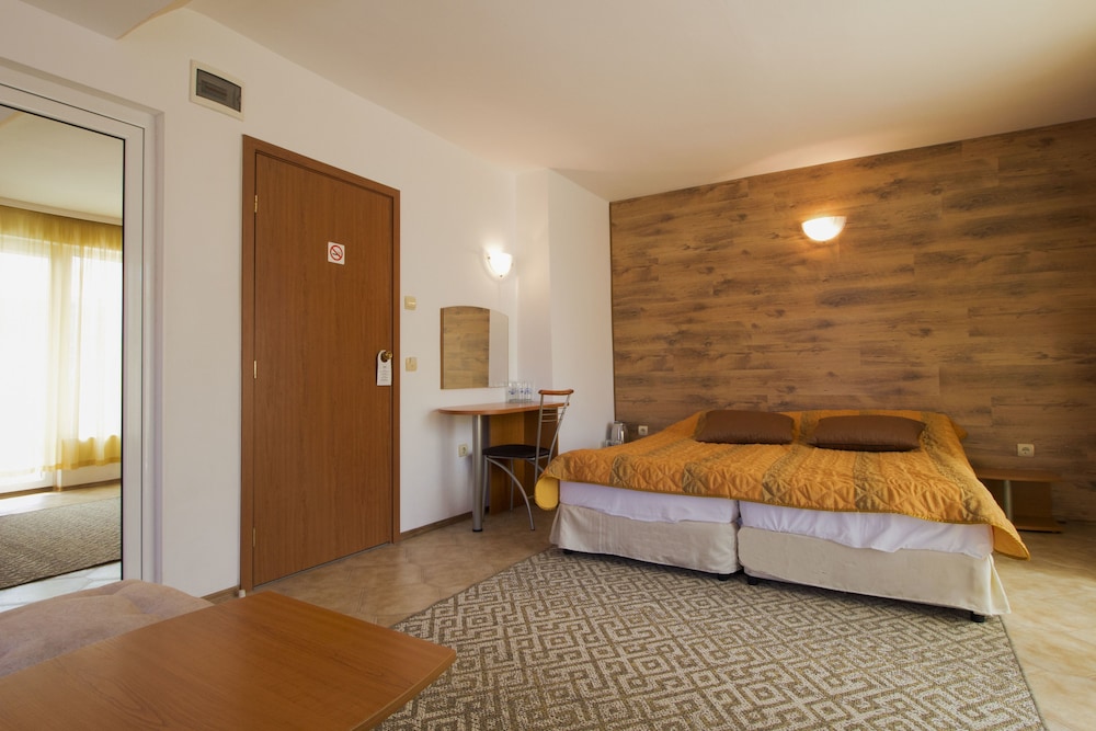 FAMILY HOTEL VENERA 22/48