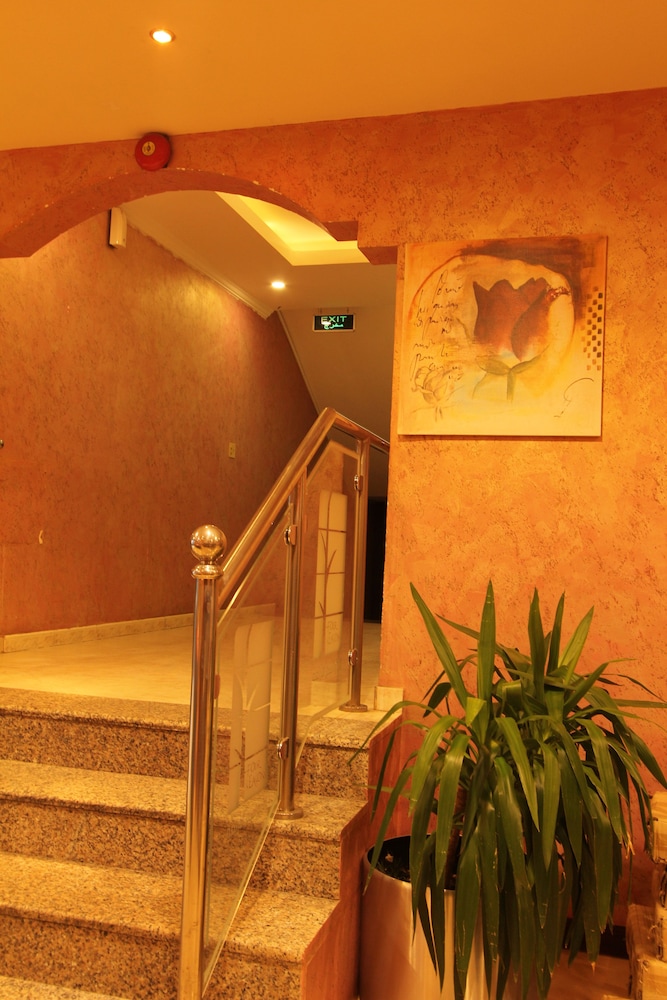 بنايه خليفه(Khalifa Tower Hotel Apartments) 13/69
