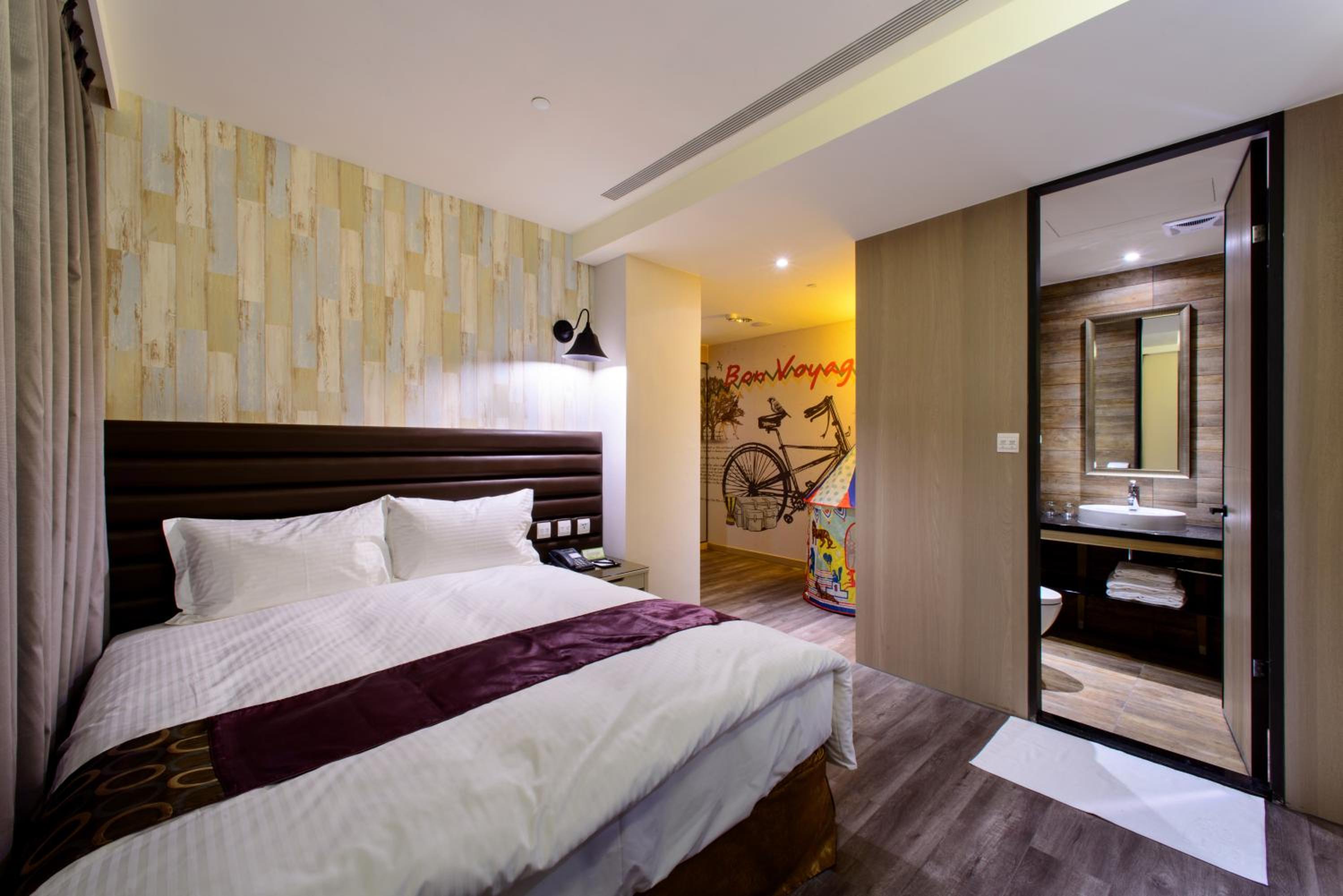 Business, Double Bed