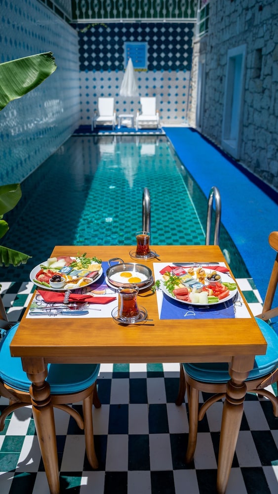 Dam Hotel Lara 16/22