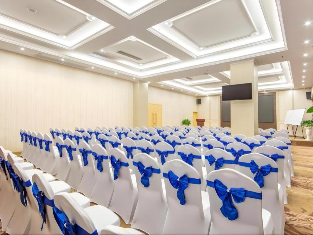 Vienna Hotel (Guilin Xing'an) 48/54