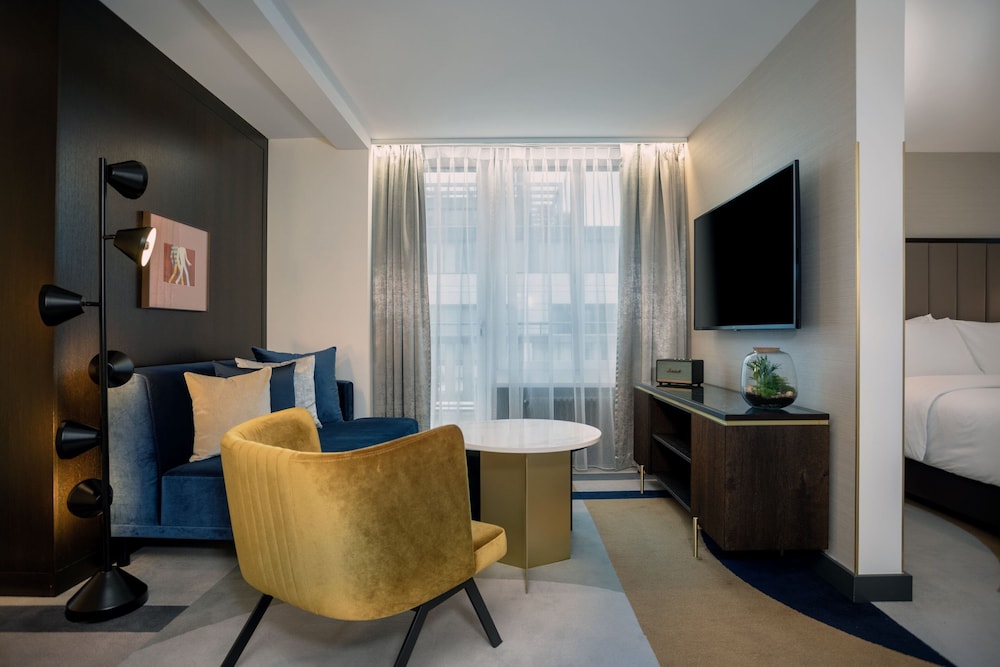 Neues Schloss Privat Hotel Zurich 18/31