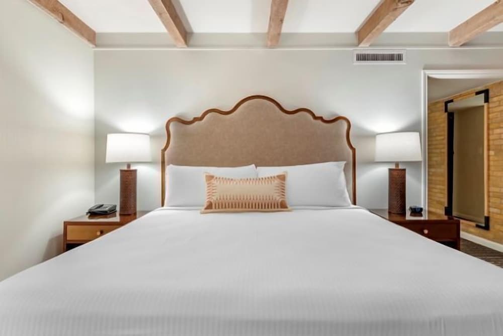 Ambassador, King Bed, River View