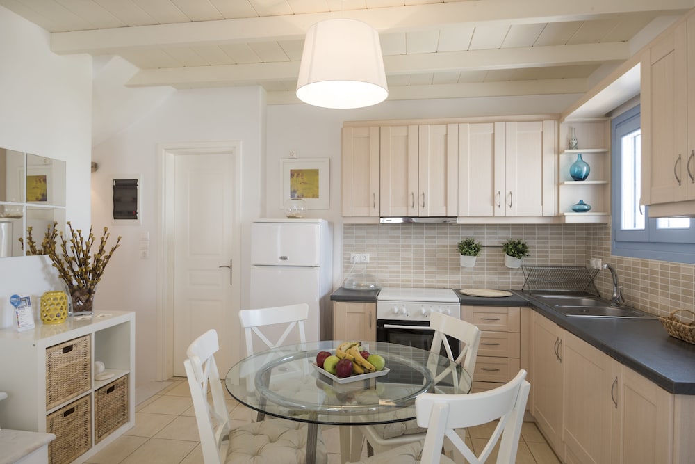 Naxian Resort 50/50