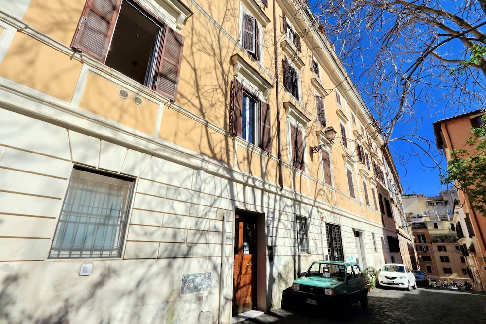 Clementina - WR Apartments 25/30