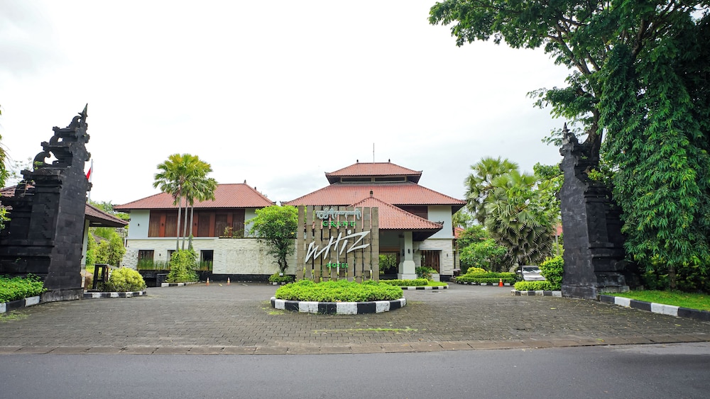 Grand Whiz Hotel Nusa Dua 5/75