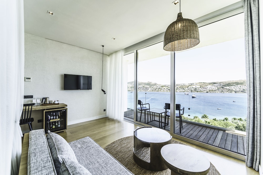 Cape Bodrum Luxury Hotel Beach 55/79