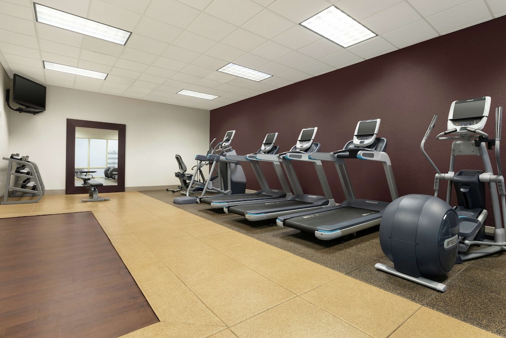 Embassy Suites by Hilton Huntsville 32/76