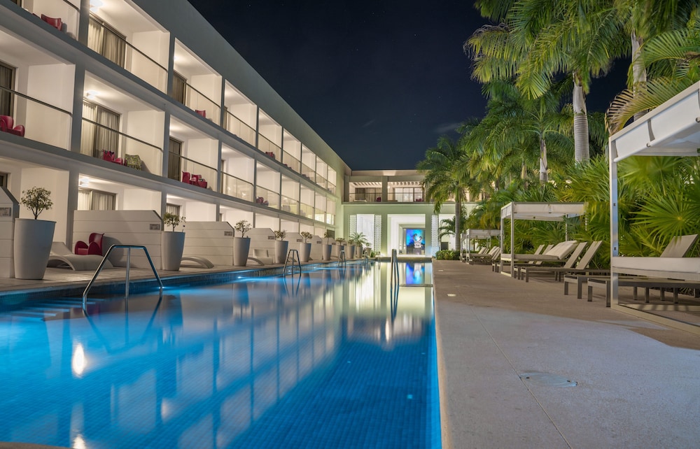 Platinum Yucatan Princess All Inclusive Suites & Spa Resort Adults Only 9/70