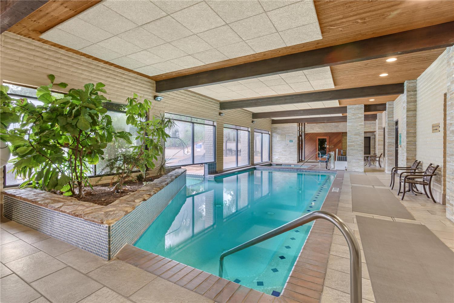 Best Western Plus Arroyo Roble Hotel & Creekside Villas 27/47