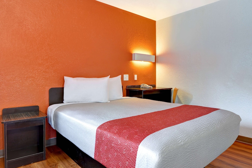 Motel6 Dania Beach, FL 30/59