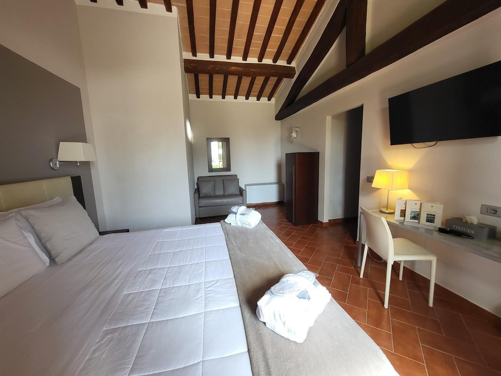 CORTONA RESORT AND SPA(FORMERLY HOTEL VILLA AUREA) 6/35