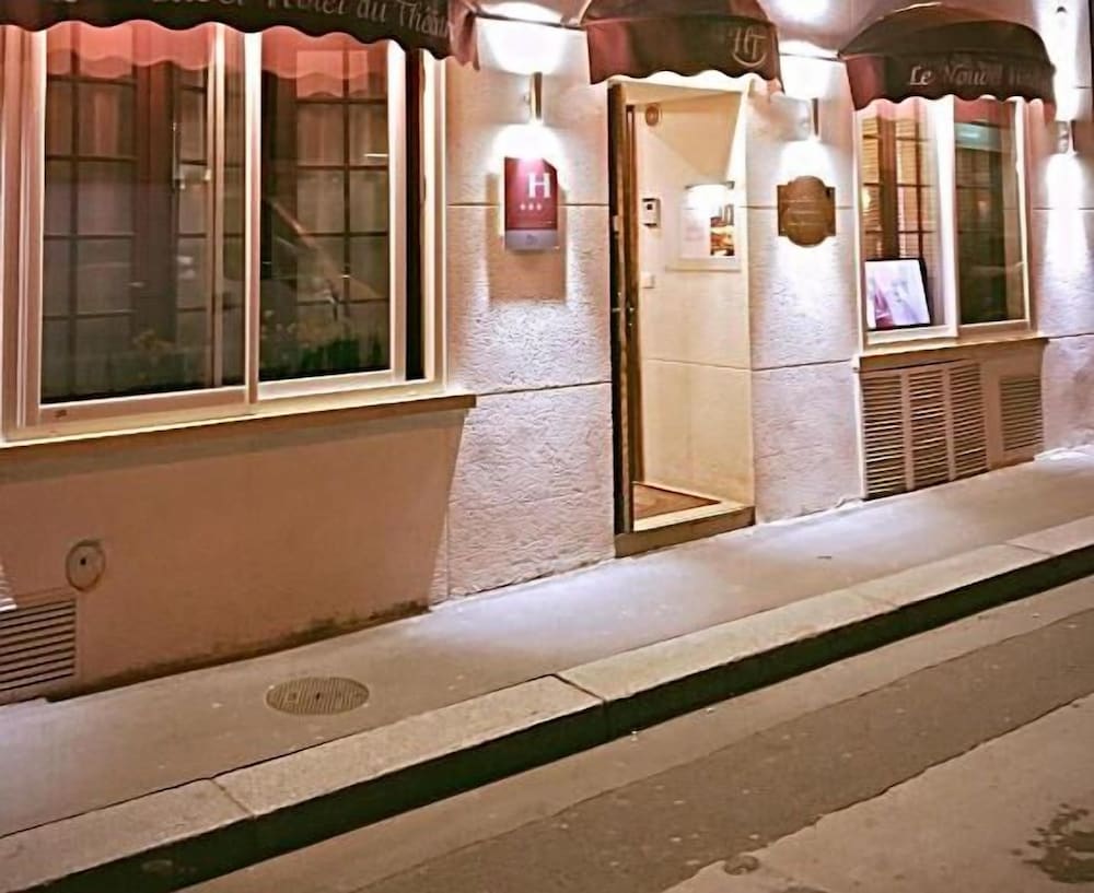 LE NOUVEL HOTEL DU THEATRE 39/48
