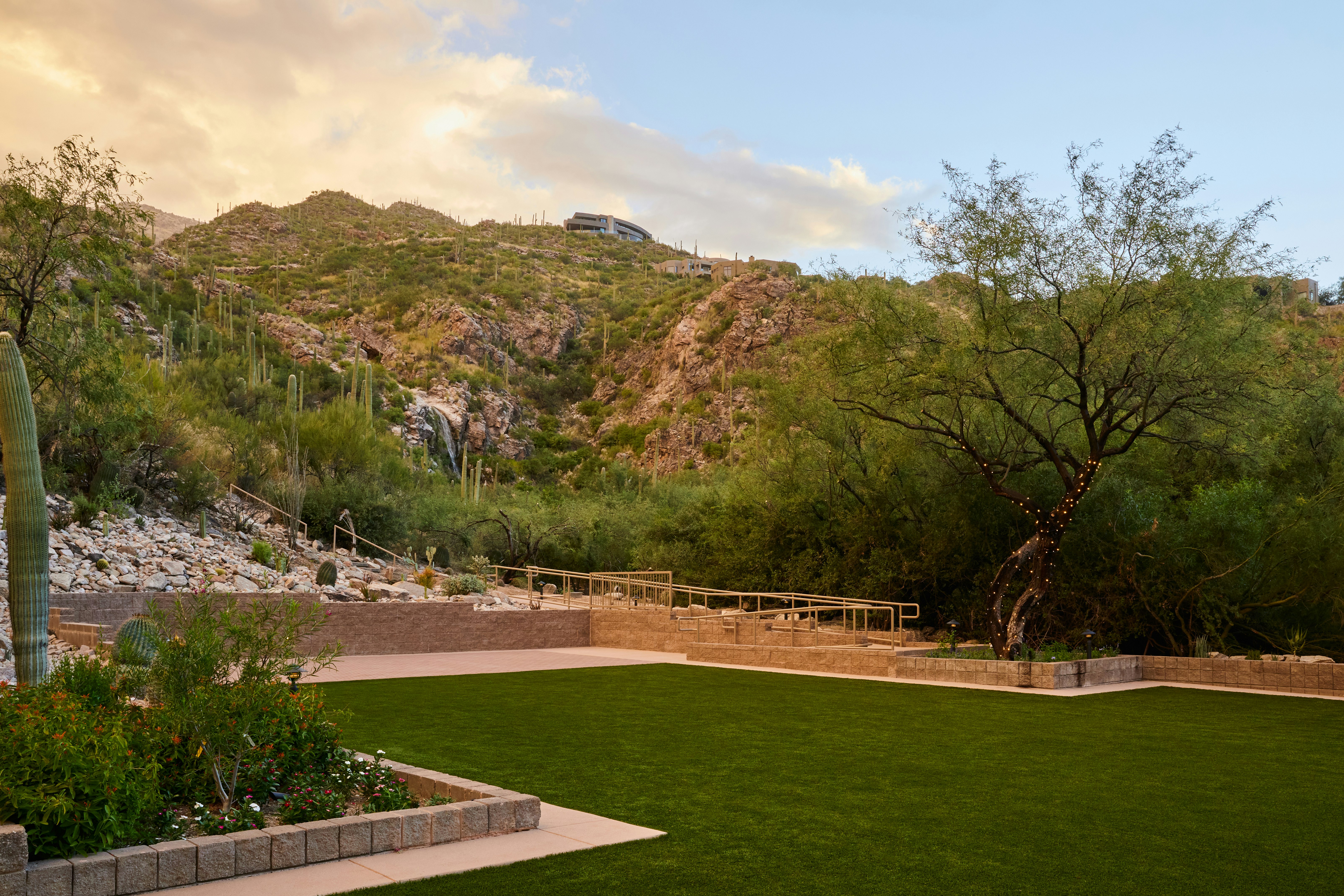 Loews Ventana Canyon Resort 98/99
