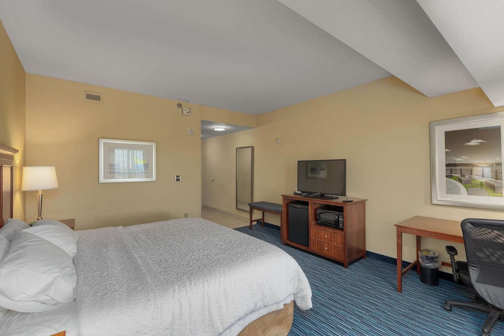 Hampton Inn And Suites Owensboro Downtown Waterfront 10/43