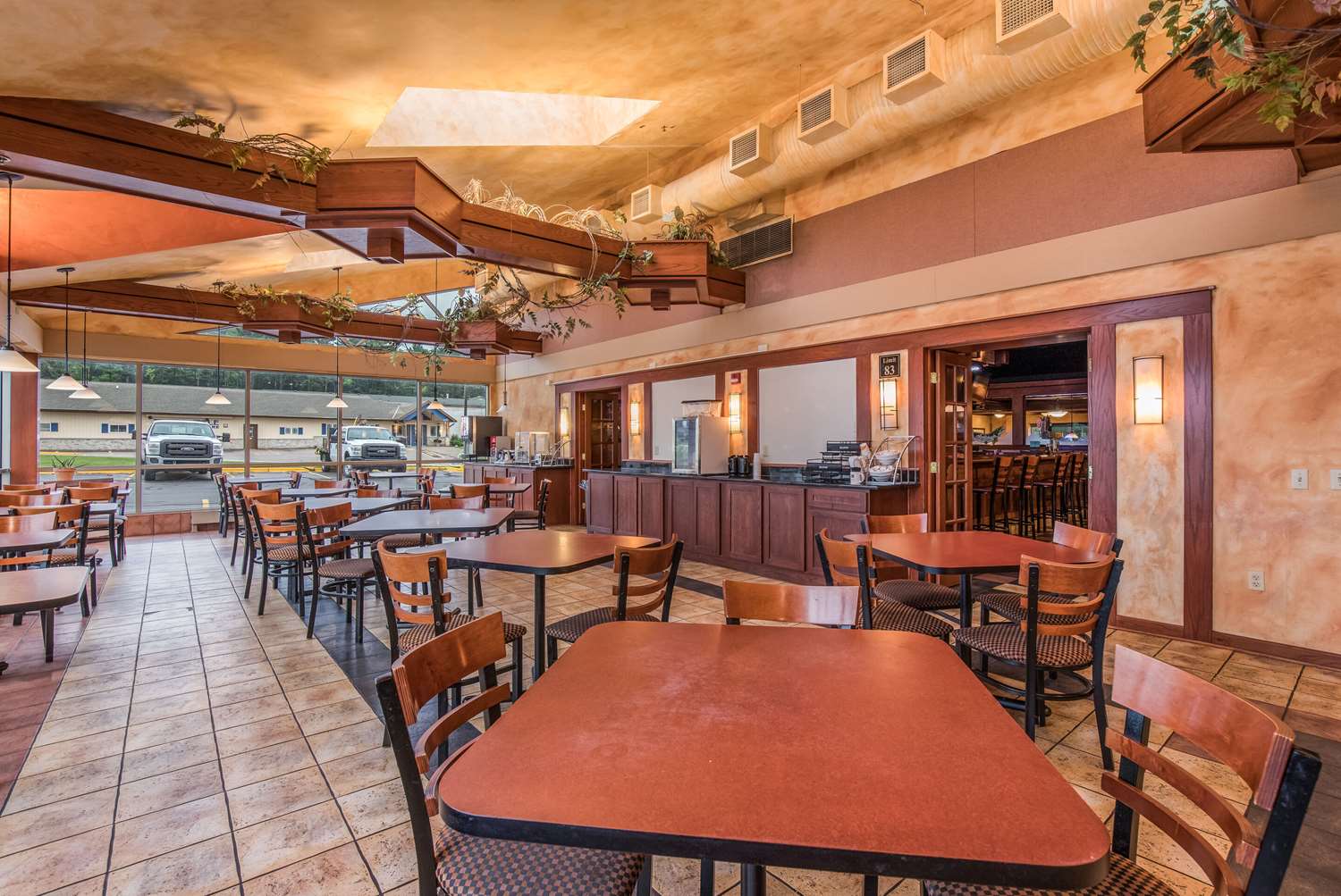 AmericInn & Suites By Wyndham Baraboo Event Center 12/25