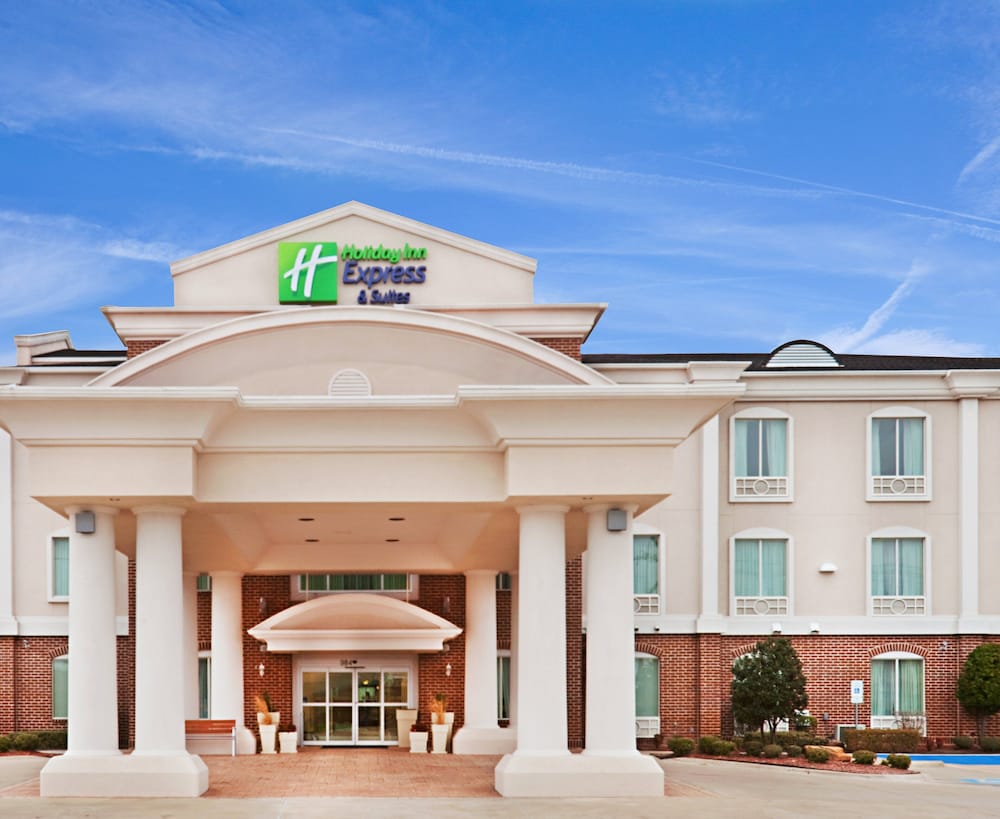 Holiday Inn Express Hotel Suites Waxahachie 3/74