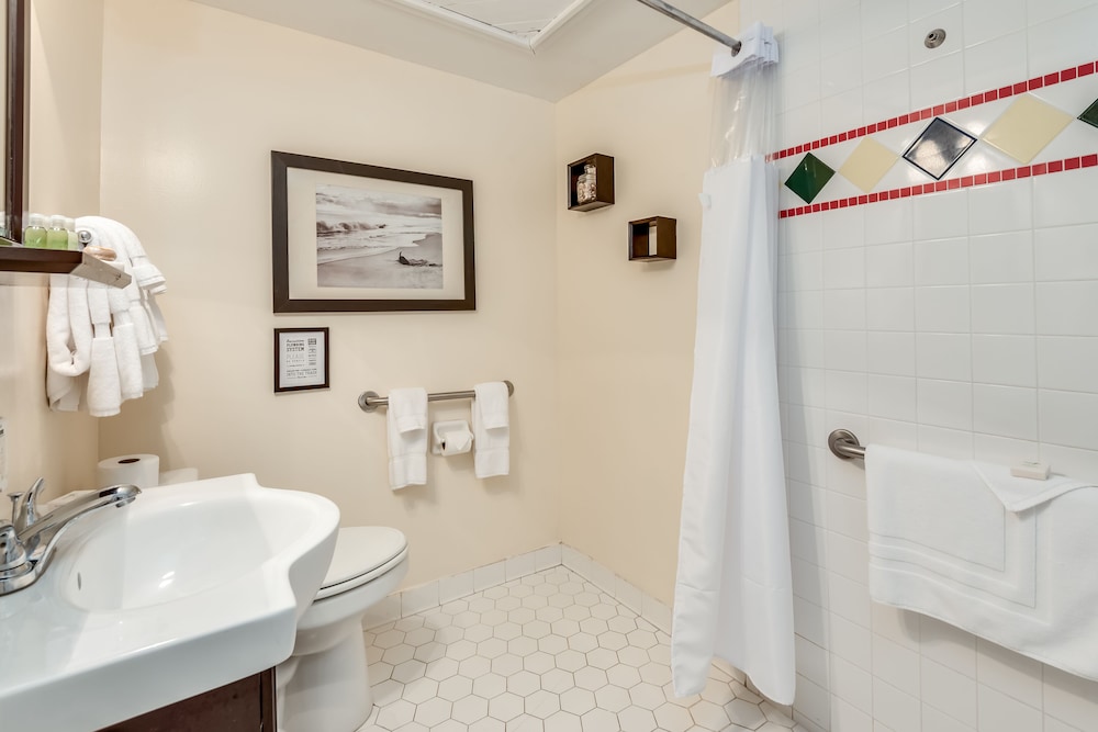 The Heirloom Inn 40/46