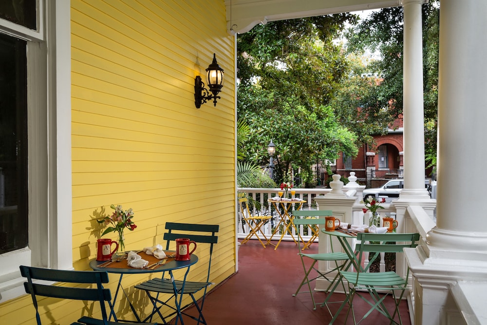 Azalea Inn and Villas 52/71